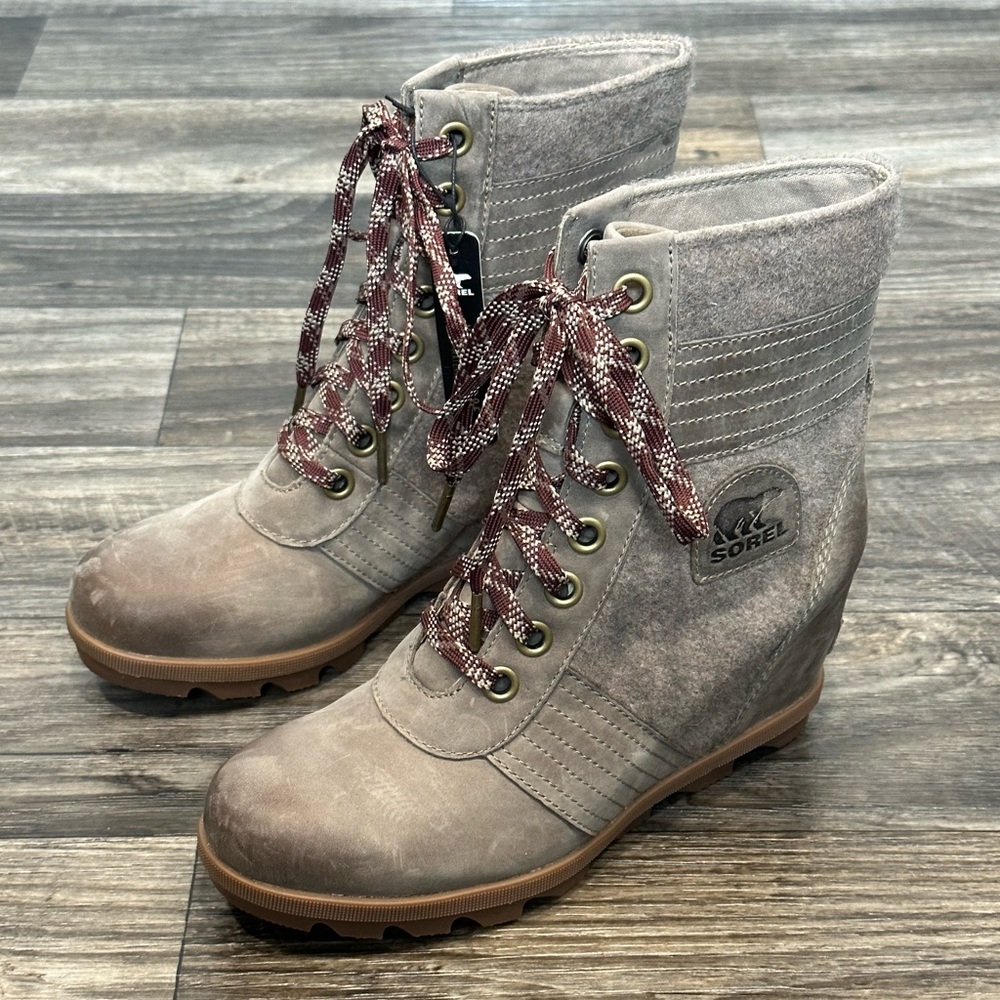 NEW Sorel Lexie Wedge Boots in Khaki II Taupe Size 9
